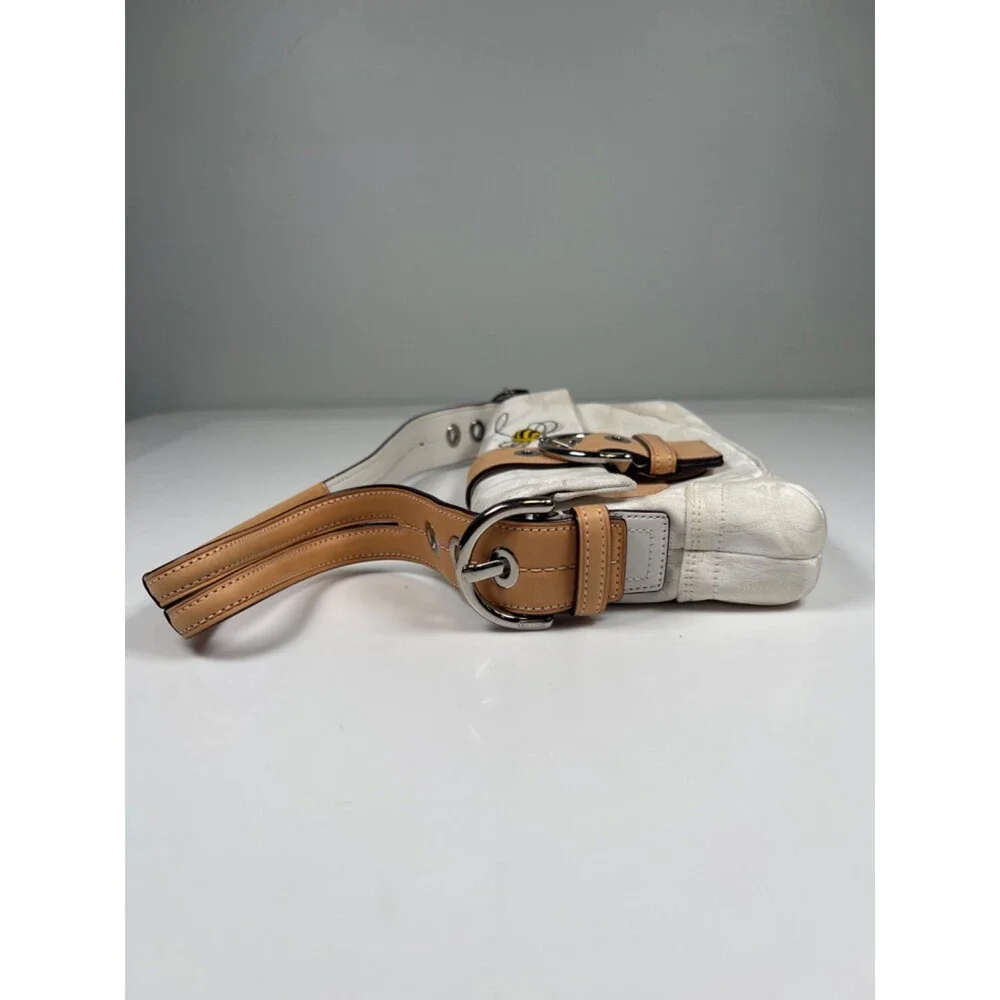 Coach Women's White/Ivory Vintage Optic Bumbleebee M053-1555 Shoulder Bag Purse